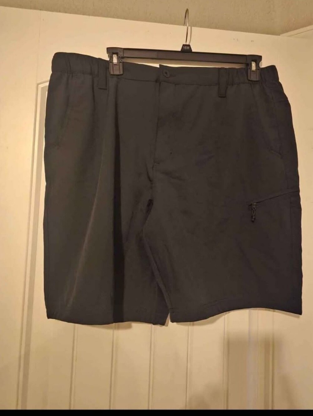 New mens size 38 tech short (regular fit 9 inch seam) color ⚫️ black!